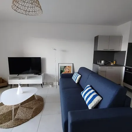 Spacieux Et Lumineux Apartment *
